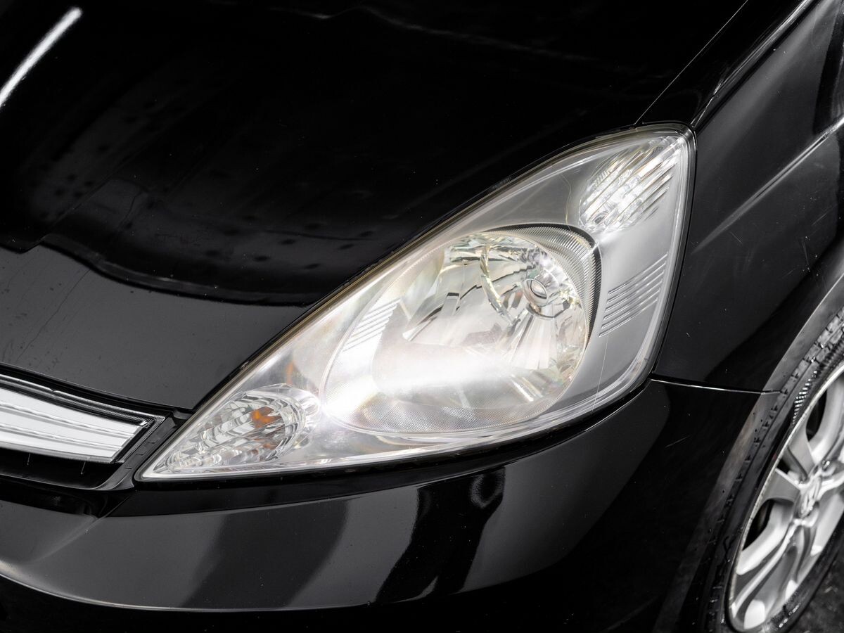 Honda Fit Shuttle 2012 - фото автомобиля