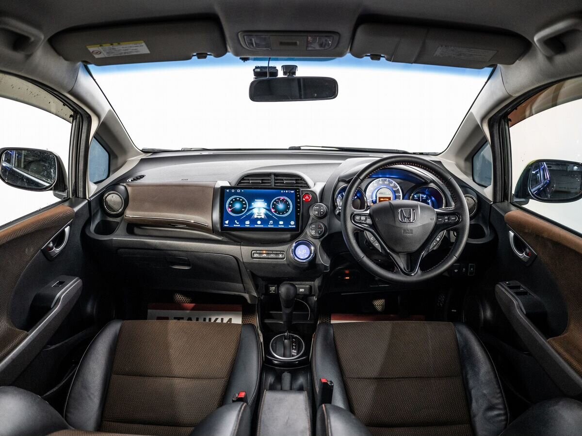 Honda Fit Shuttle 2012 - фото автомобиля