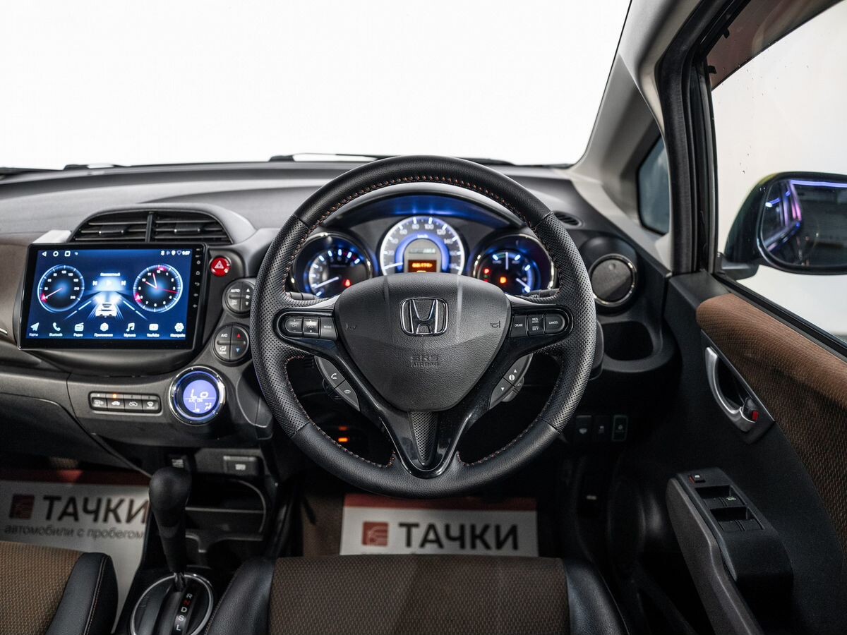 Honda Fit Shuttle 2012 - фото автомобиля