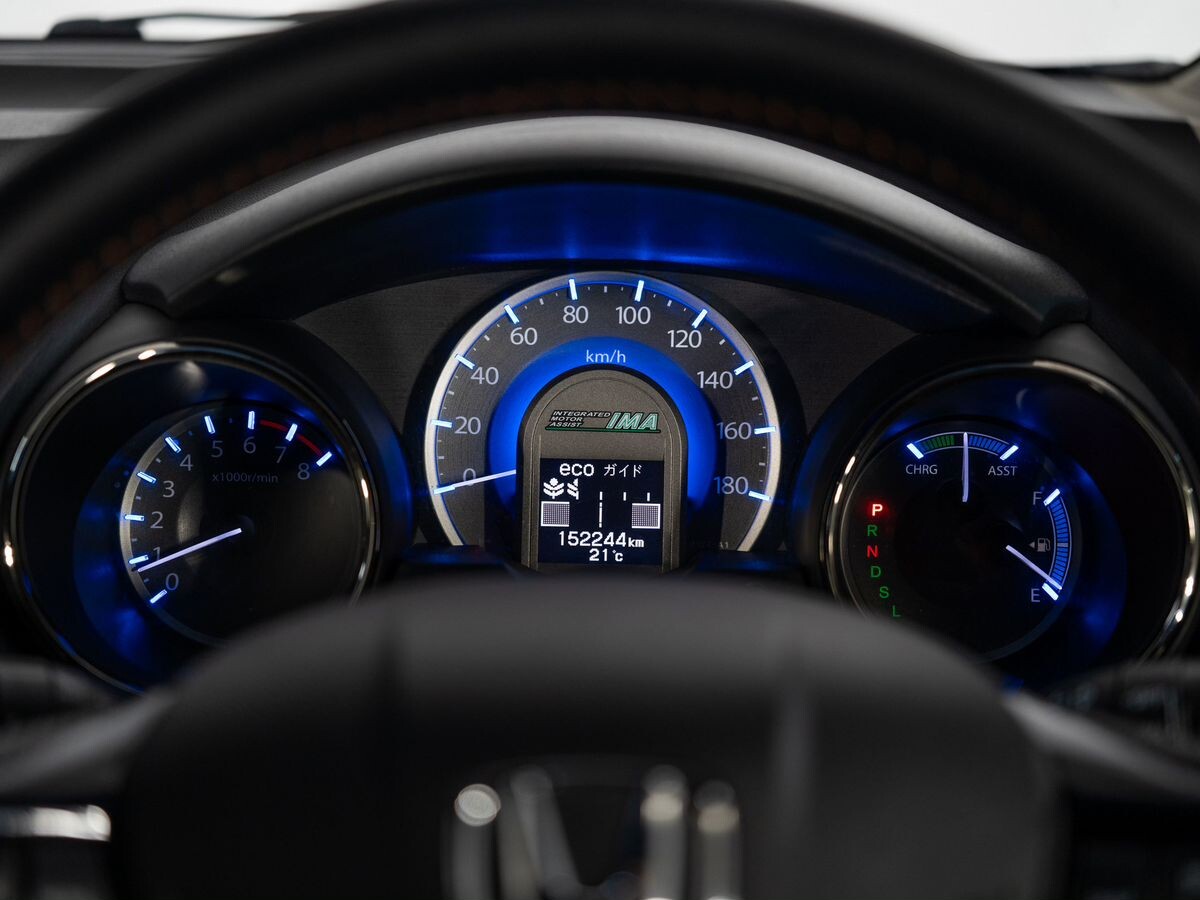 Honda Fit Shuttle 2012 - фото автомобиля