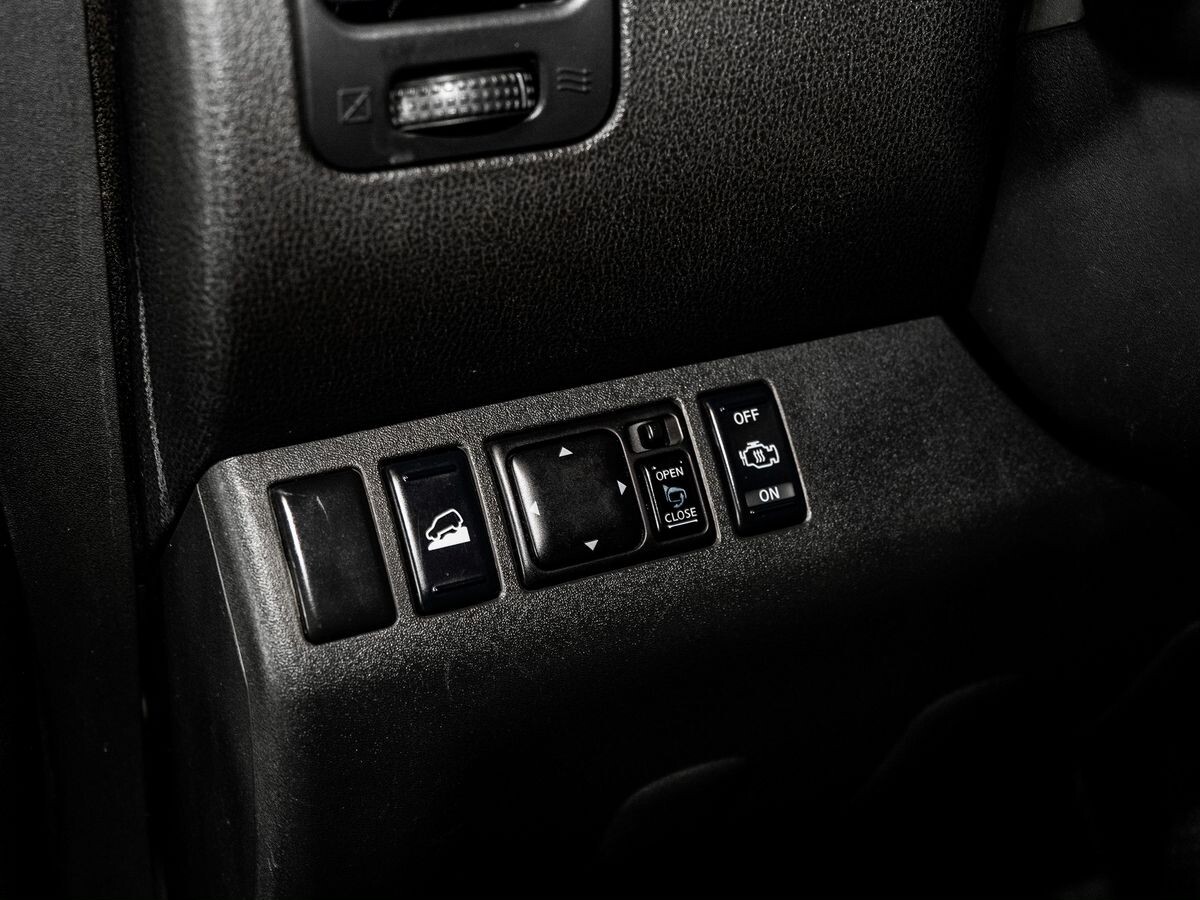 Nissan Pathfinder 2007 - фото автомобиля