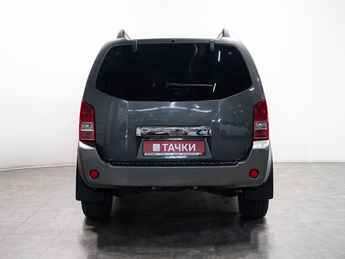Nissan Pathfinder 2007 - фото автомобиля