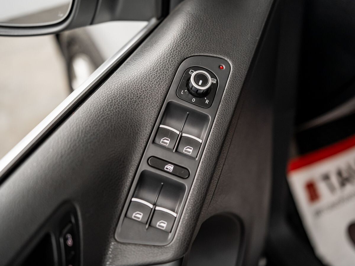 Volkswagen Tiguan 2010 - фото автомобиля
