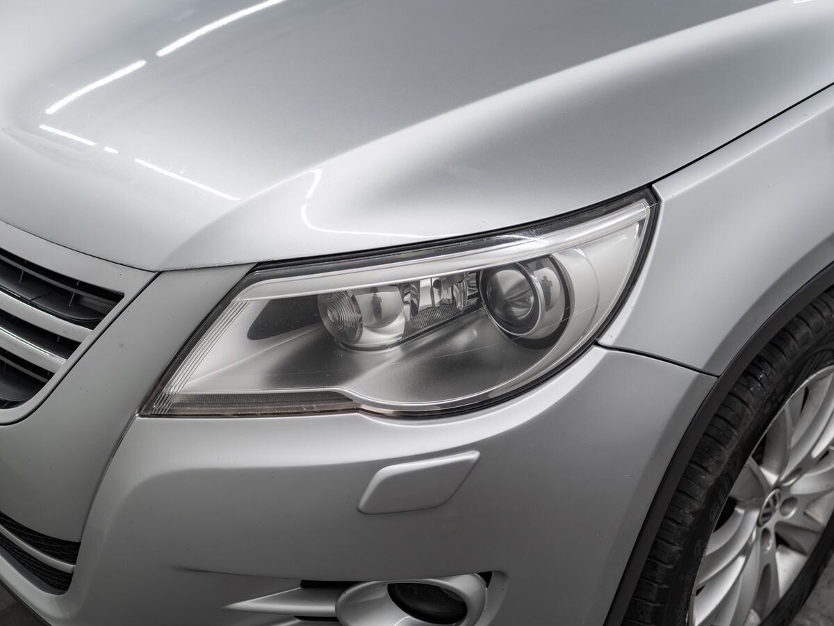 Volkswagen Tiguan 2010 - фото автомобиля