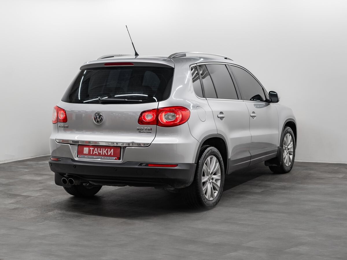 Volkswagen Tiguan 2010 - фото автомобиля