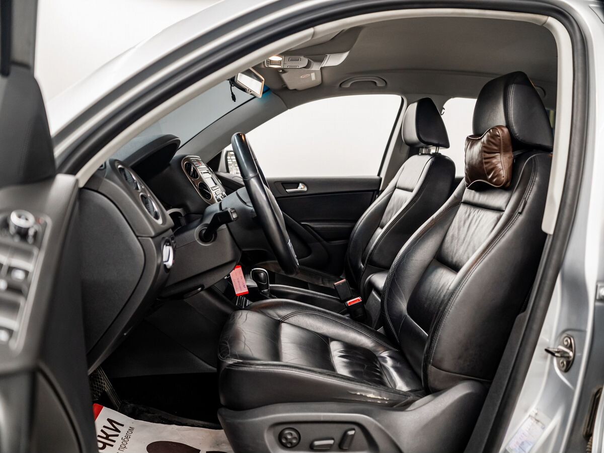 Volkswagen Tiguan 2010 - фото автомобиля