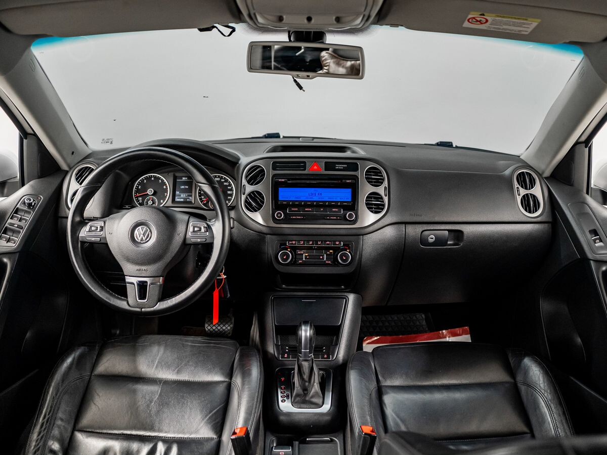 Volkswagen Tiguan 2010 - фото автомобиля