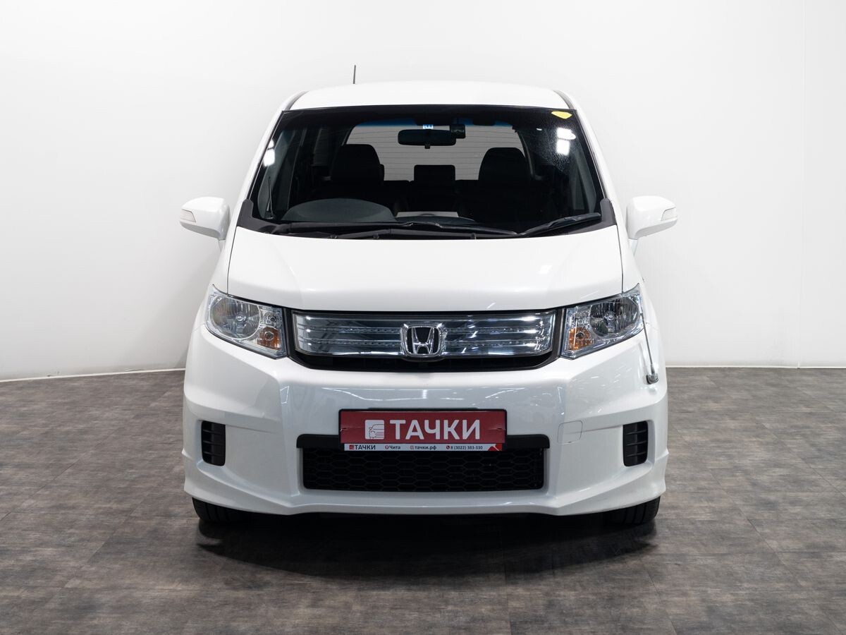 Honda Freed Spike 2013 - фото автомобиля