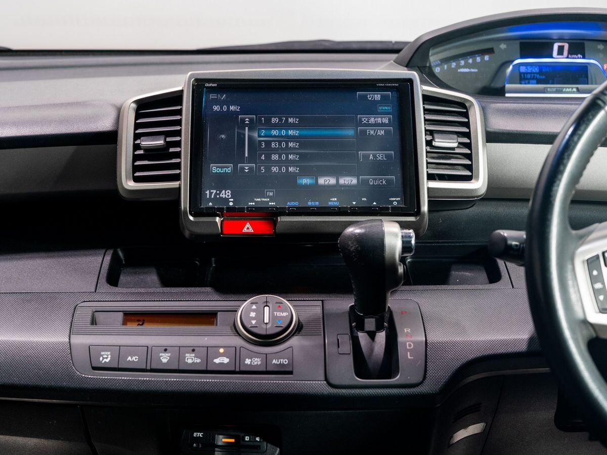 Honda Freed Spike 2013 - фото автомобиля