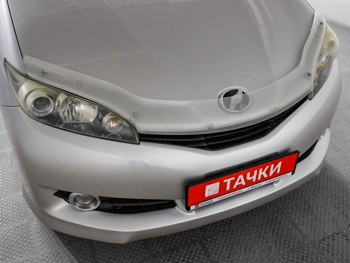 Toyota Wish 2011 - фото автомобиля