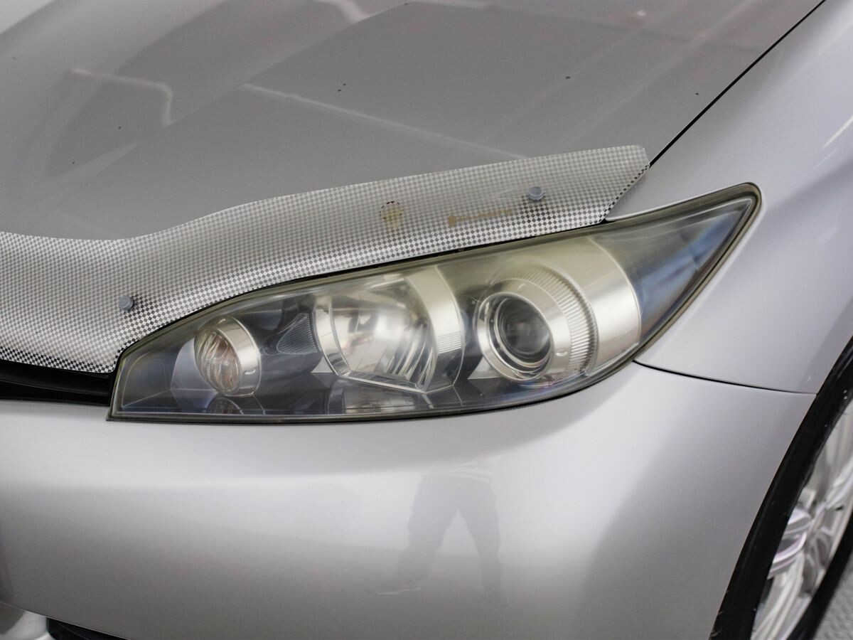 Toyota Wish 2011 - фото автомобиля