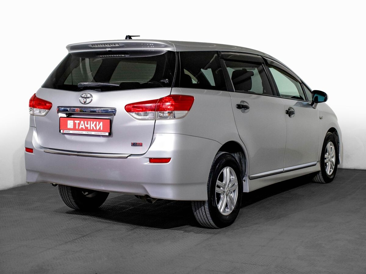 Toyota Wish 2011 - фото автомобиля