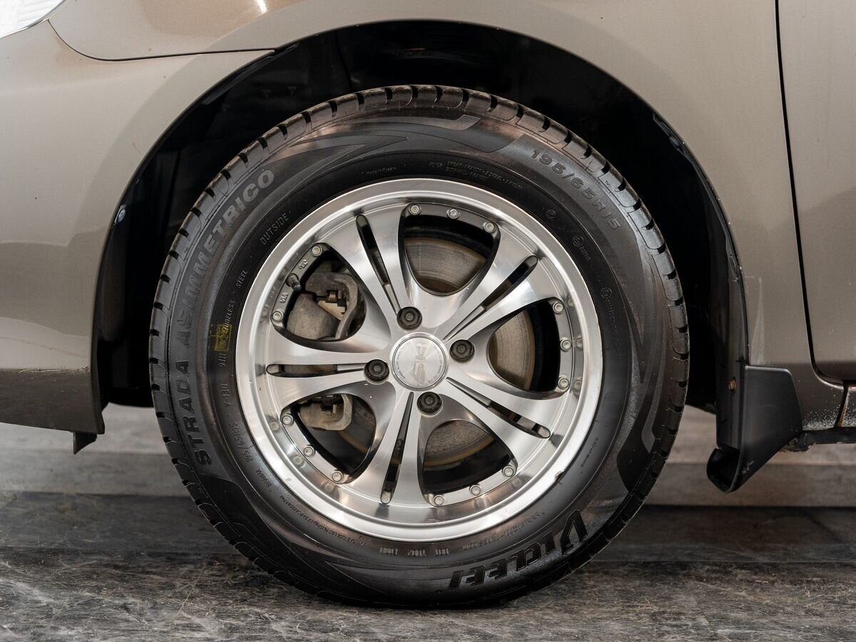 Toyota Corolla Fielder 2010 - фото автомобиля