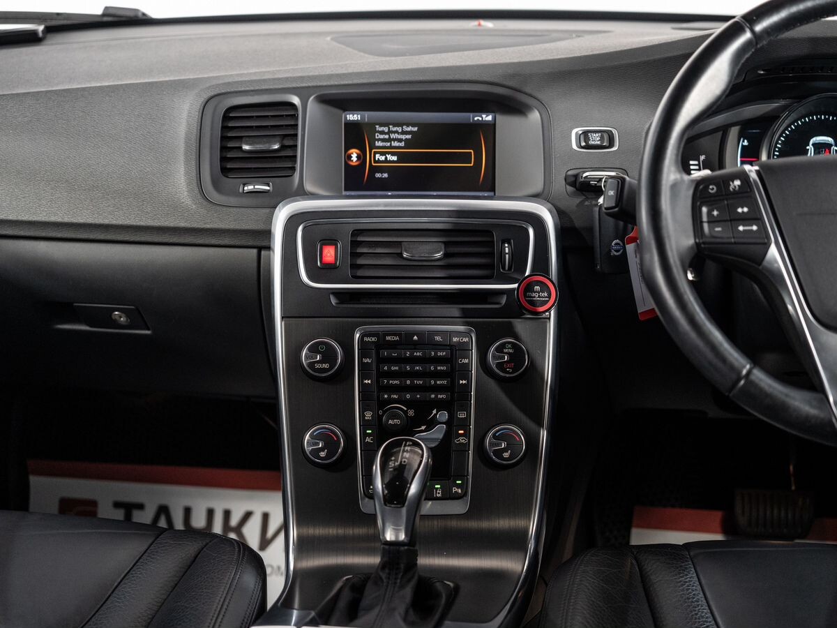 Volvo V60 2013 - фото автомобиля
