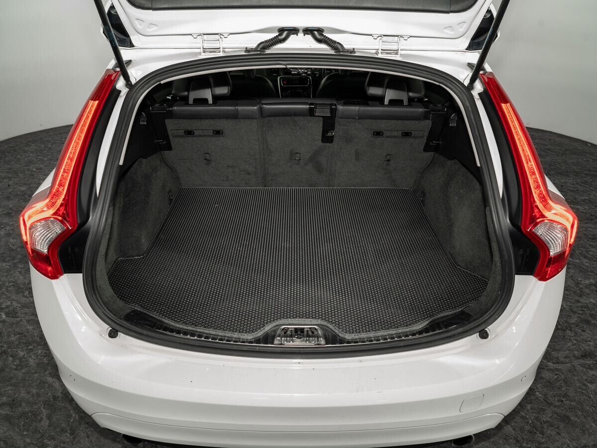 Volvo V60 2013 - фото автомобиля