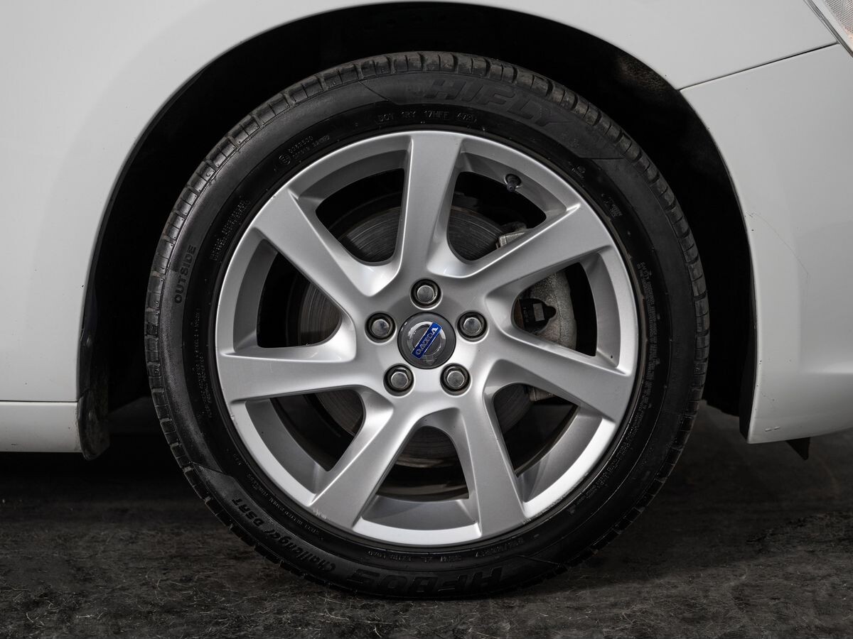 Volvo V60 2013 - фото автомобиля
