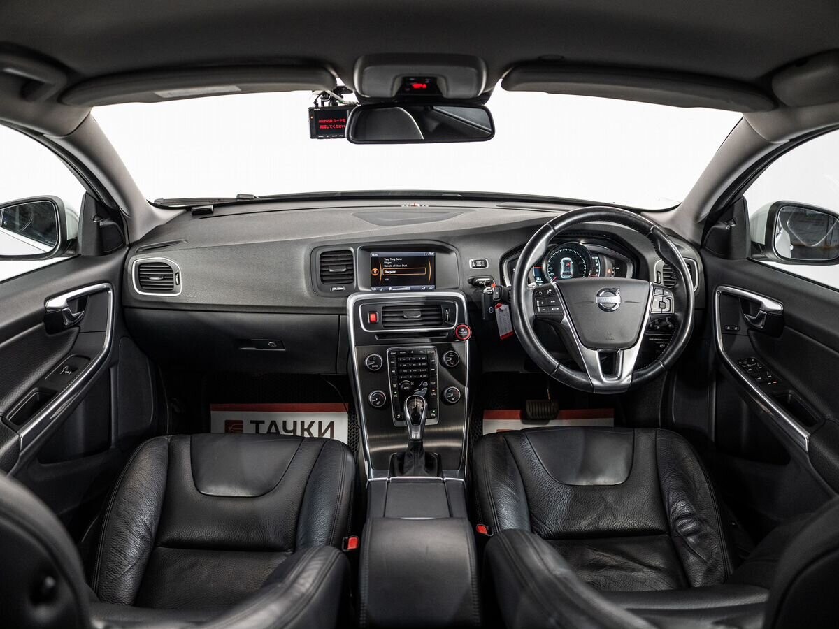 Volvo V60 2013 - фото автомобиля