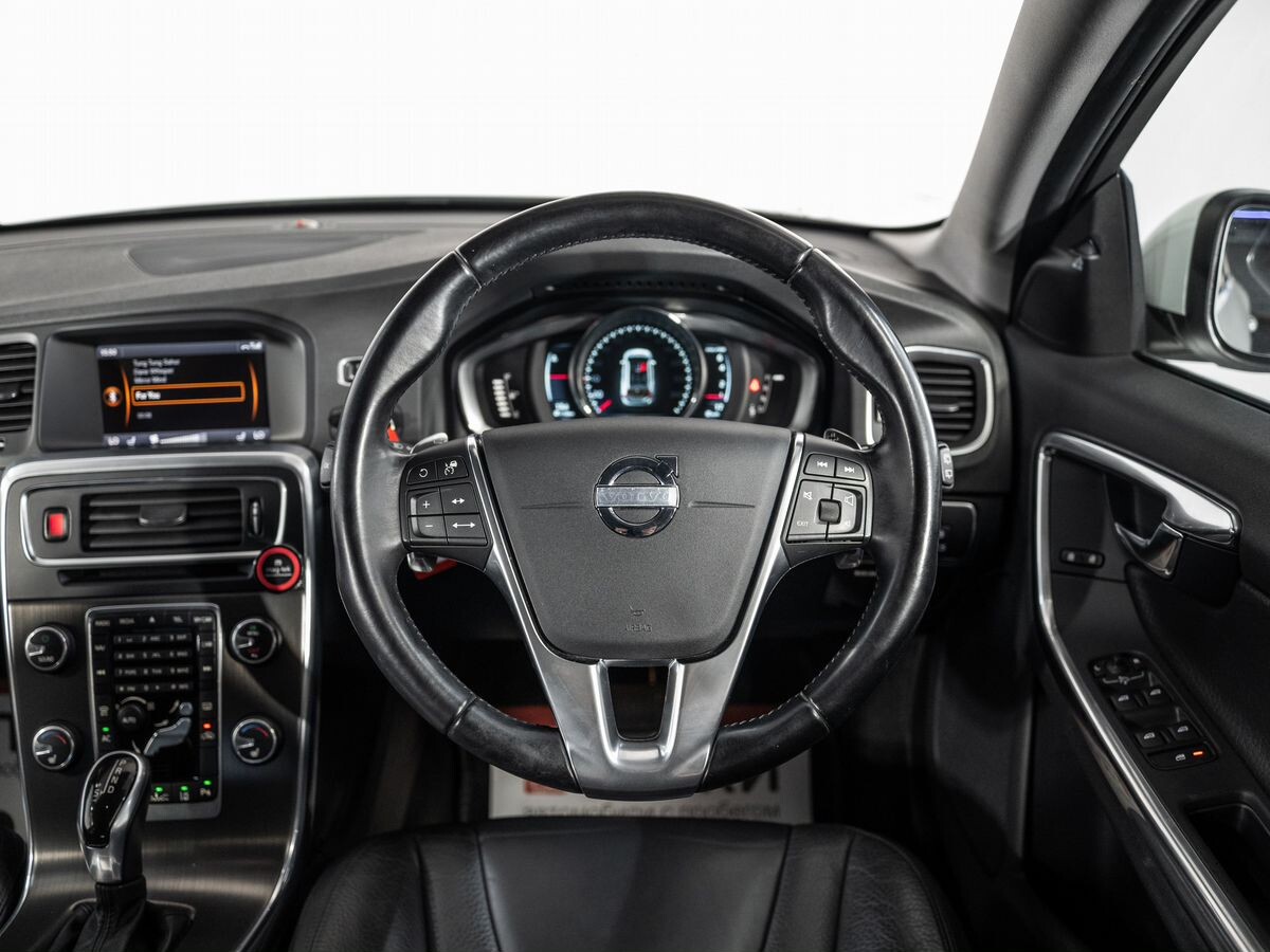 Volvo V60 2013 - фото автомобиля