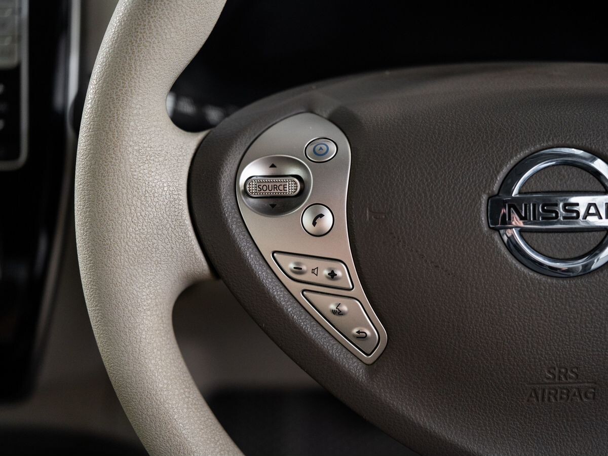 Nissan Leaf 2011 - фото автомобиля