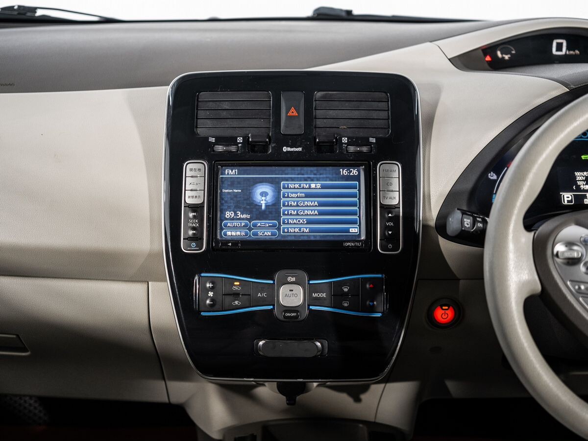 Nissan Leaf 2011 - фото автомобиля