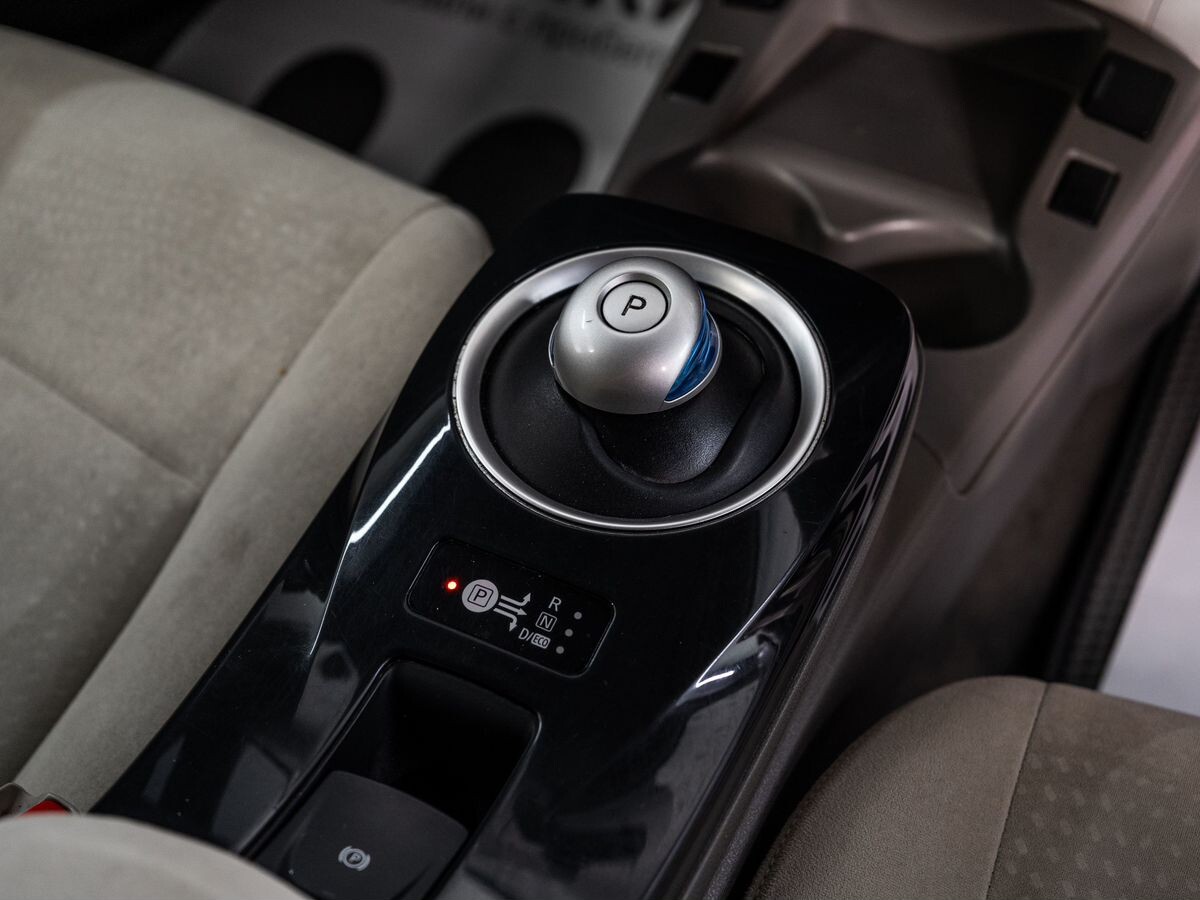 Nissan Leaf 2011 - фото автомобиля