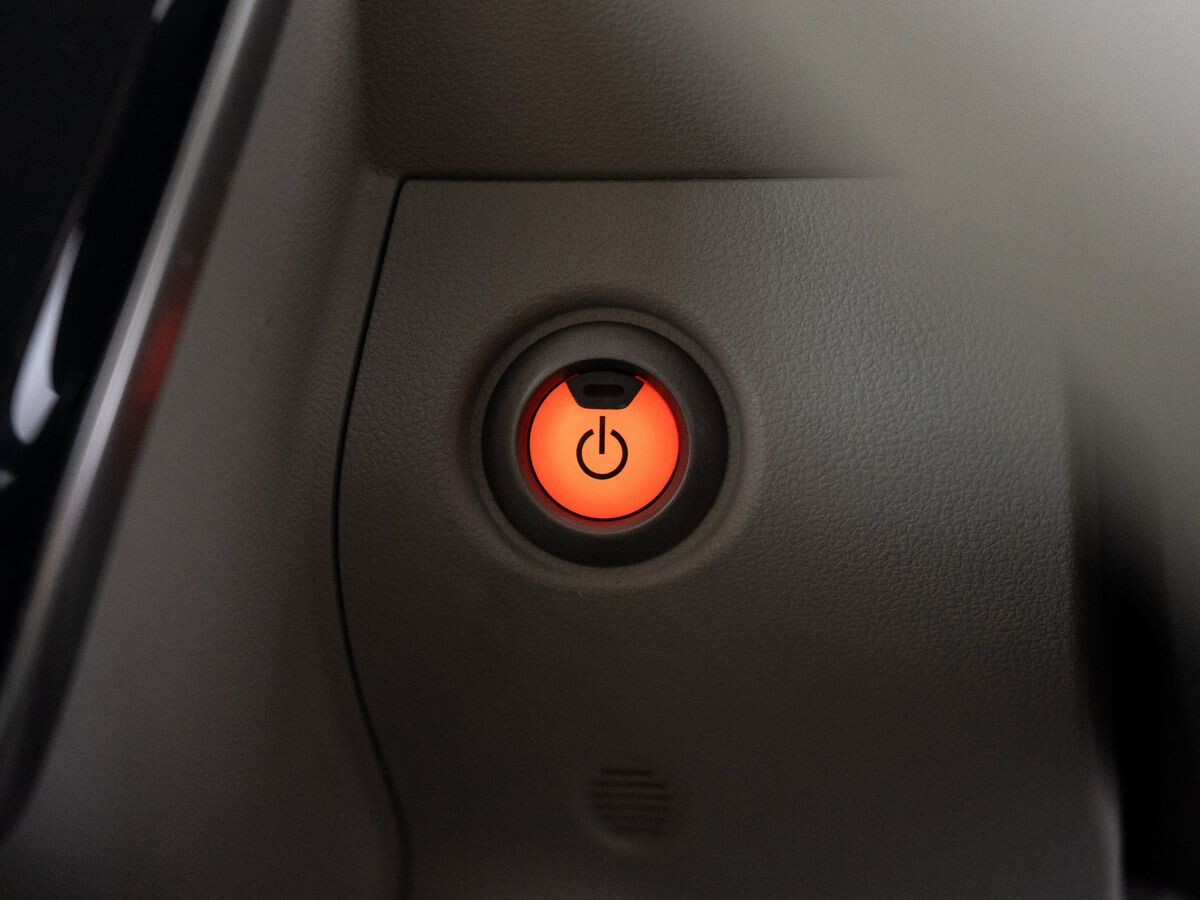 Nissan Leaf 2011 - фото автомобиля