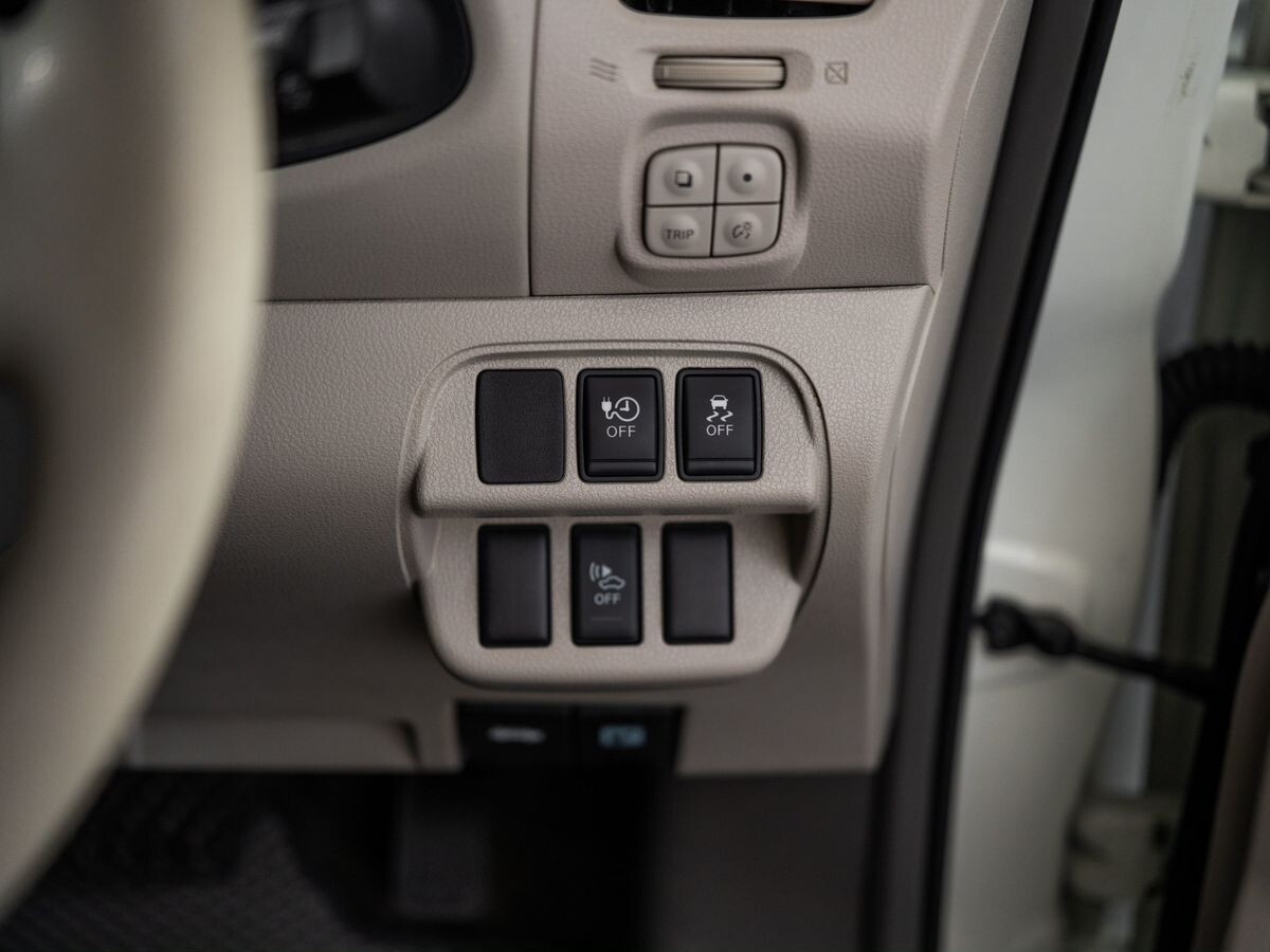 Nissan Leaf 2011 - фото автомобиля