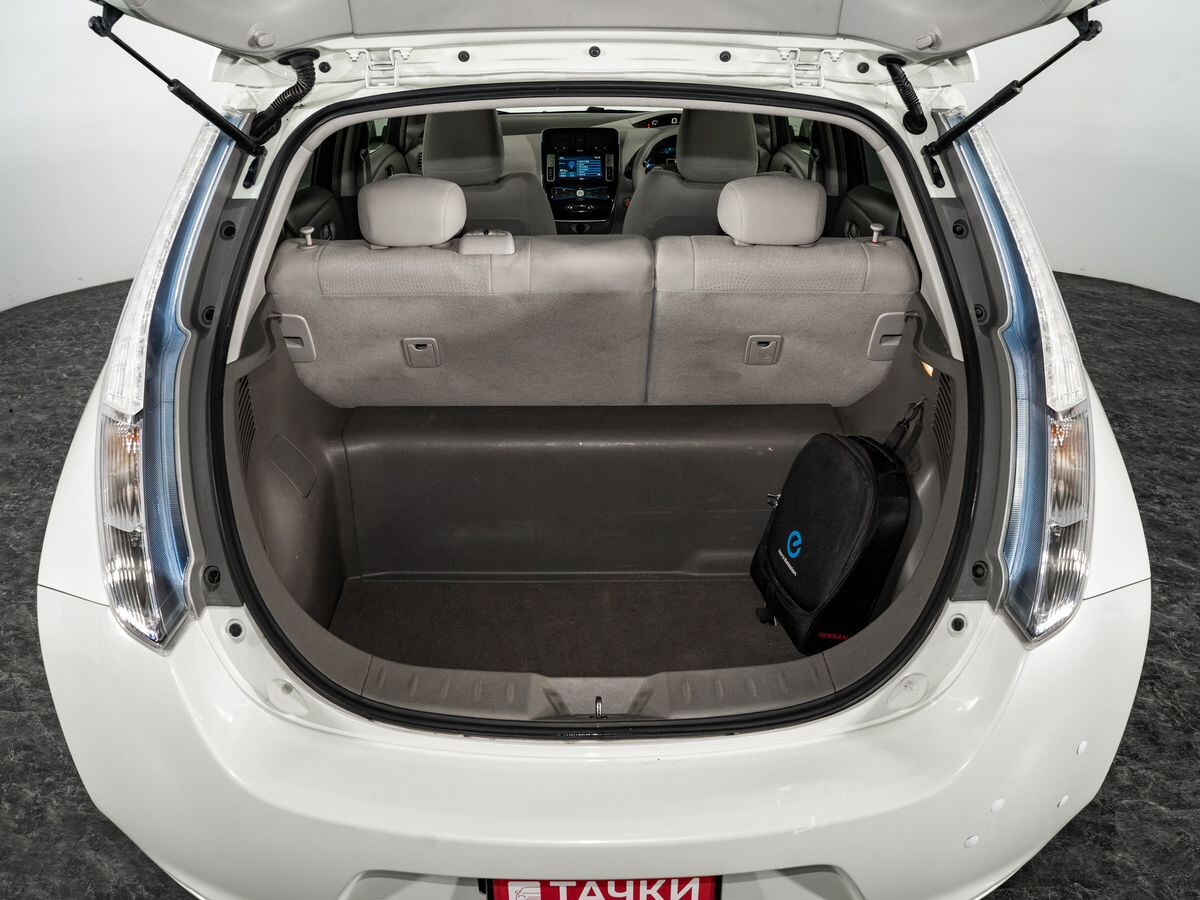 Nissan Leaf 2011 - фото автомобиля