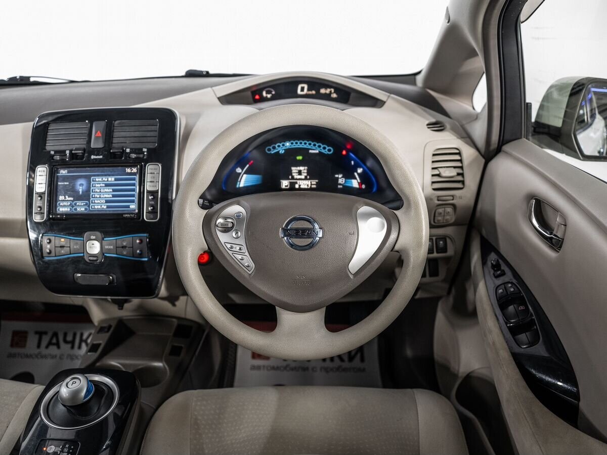 Nissan Leaf 2011 - фото автомобиля