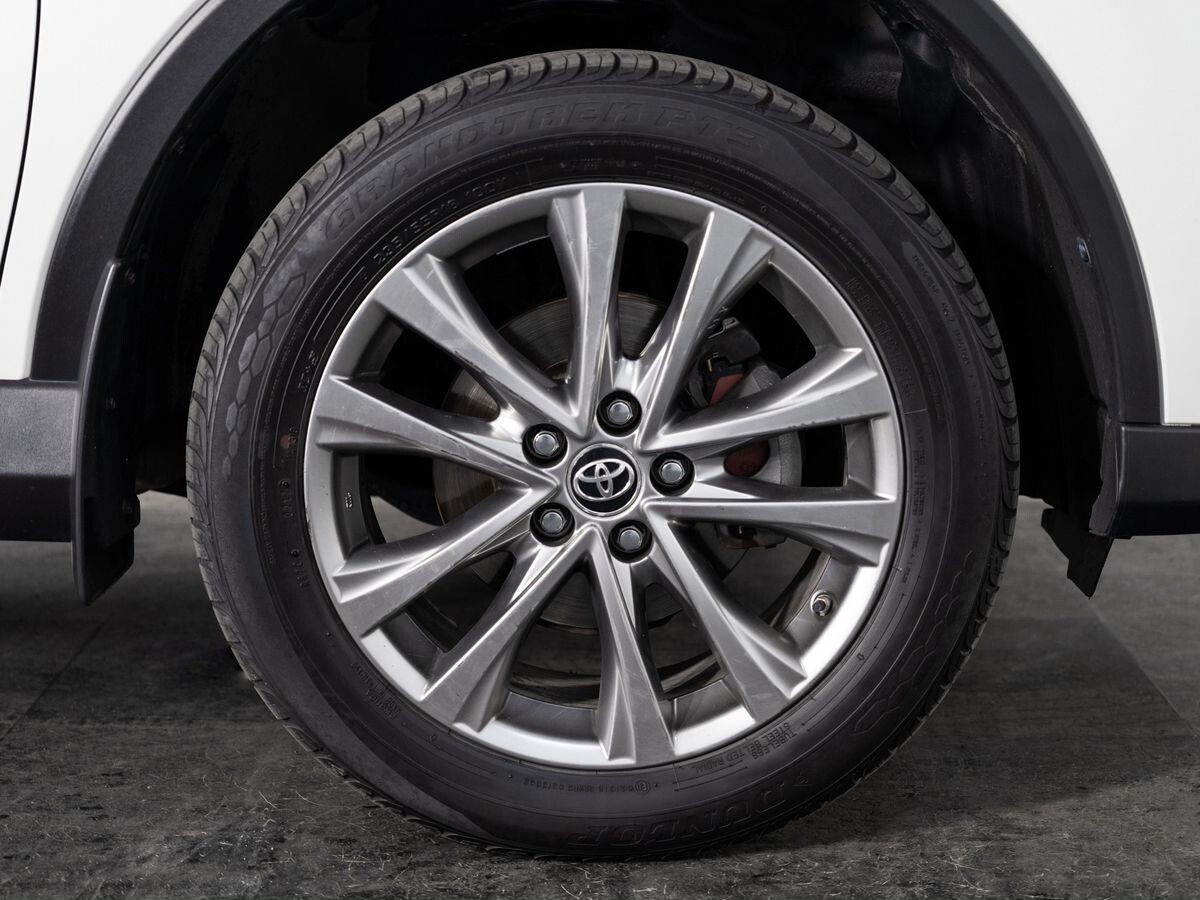 Toyota RAV4 2016 - фото автомобиля