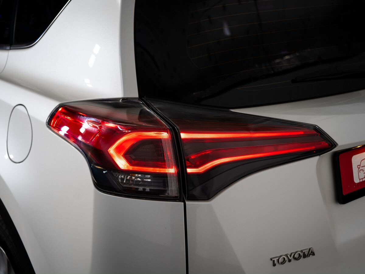 Toyota RAV4 2016 - фото автомобиля