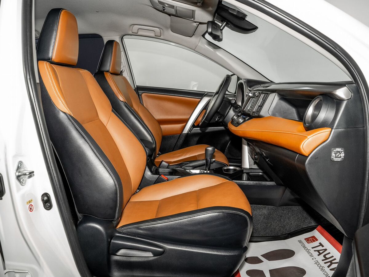 Toyota RAV4 2016 - фото автомобиля
