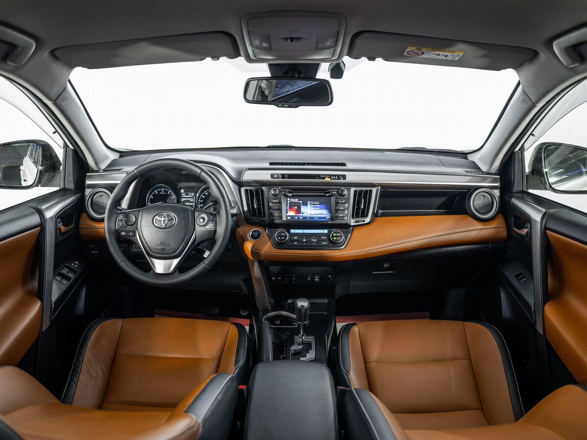Toyota RAV4 2016 - фото автомобиля