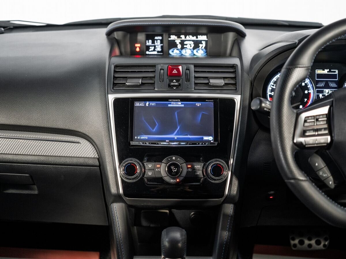 Subaru Levorg 2015 - фото автомобиля