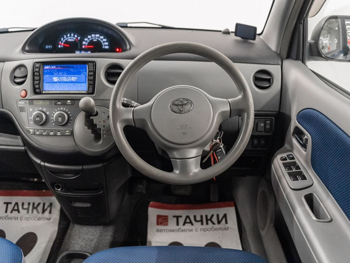 Toyota Sienta 2004 - фото автомобиля