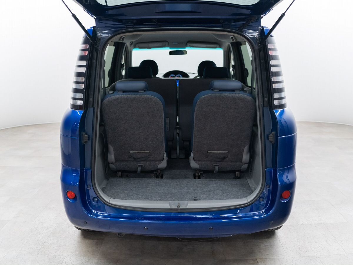 Toyota Sienta 2004 - фото автомобиля