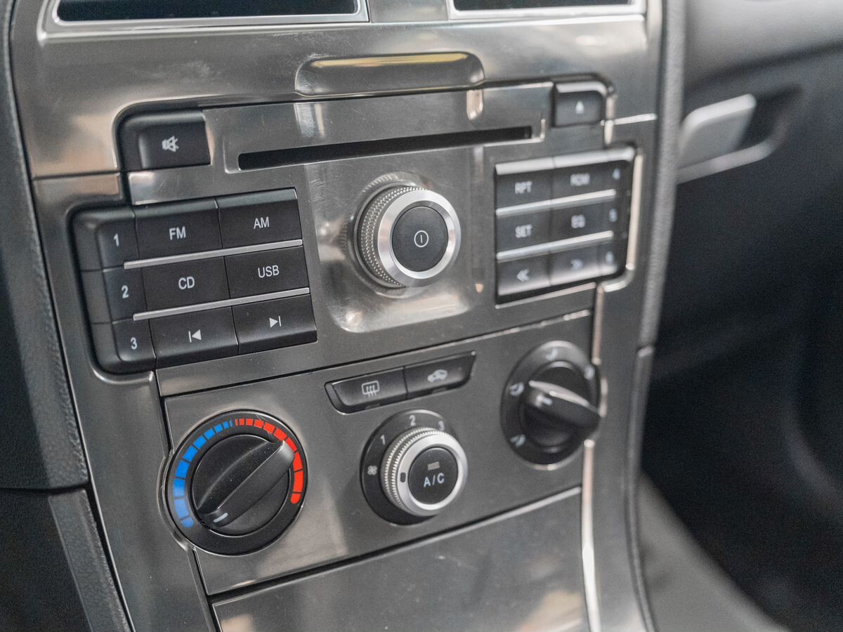 Brilliance V5 2015 - фото автомобиля