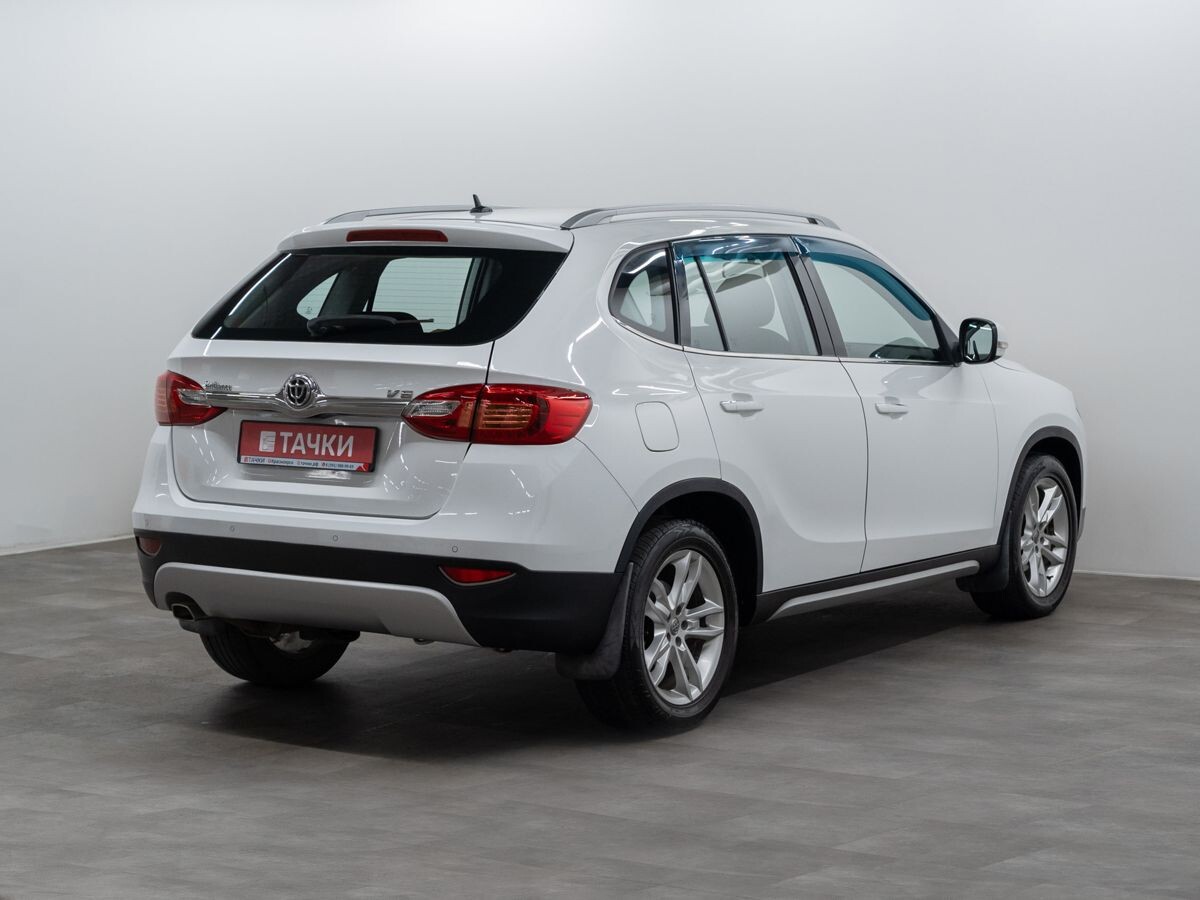 Brilliance V5 2015 - фото автомобиля