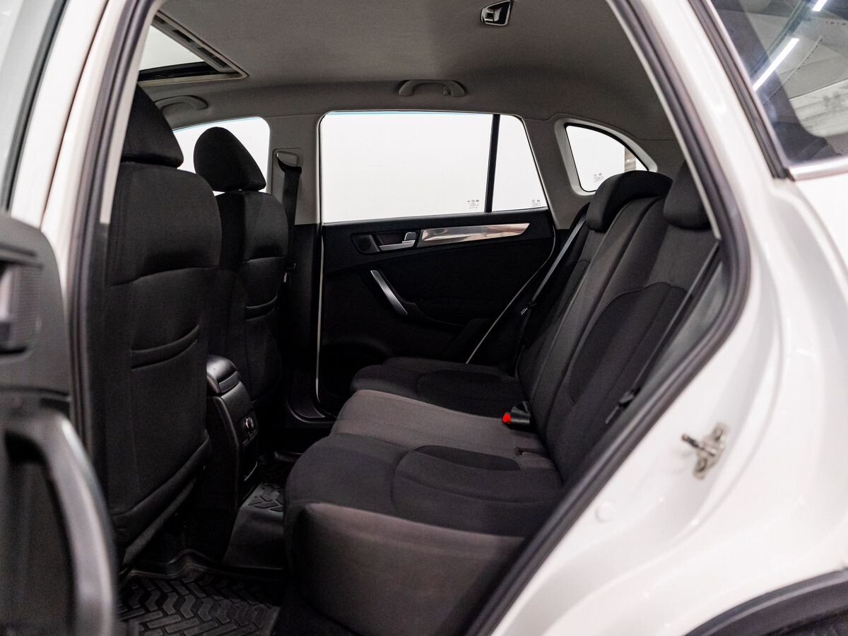 Brilliance V5 2015 - фото автомобиля