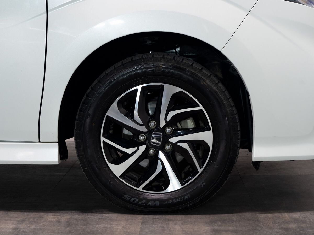 Honda Stepwgn 2020 - фото автомобиля