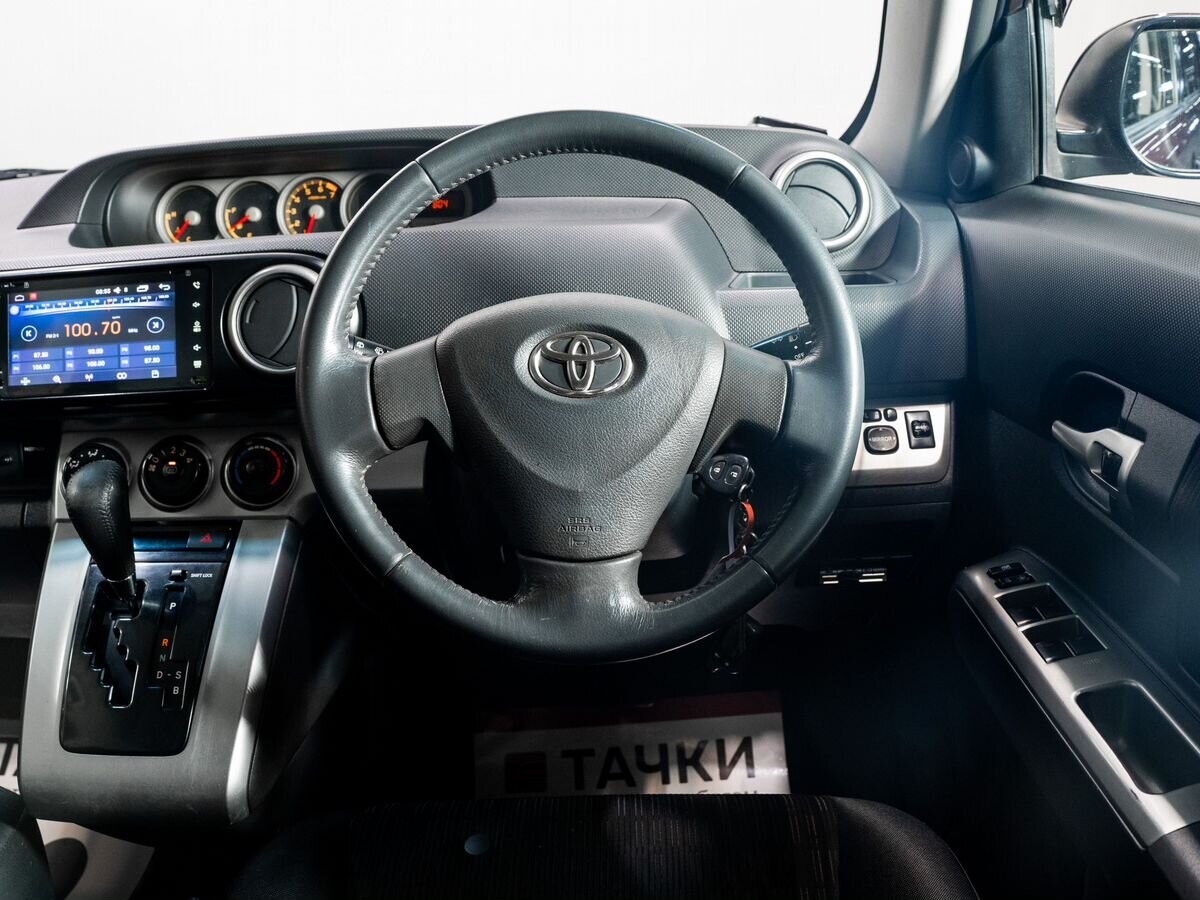 Toyota Corolla Rumion 2010 - фото автомобиля