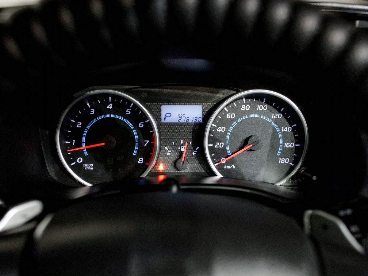Toyota Wish 2009 - фото автомобиля