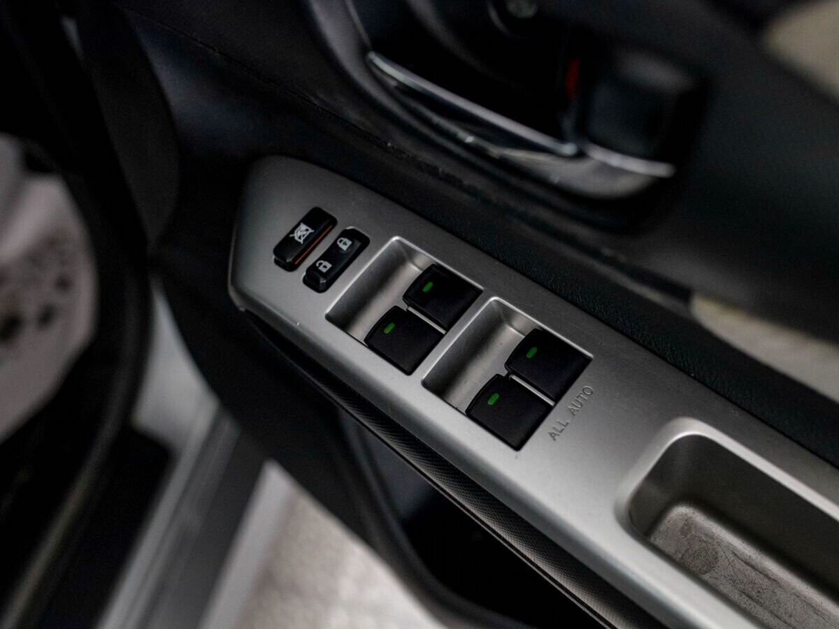Toyota Wish 2009 - фото автомобиля