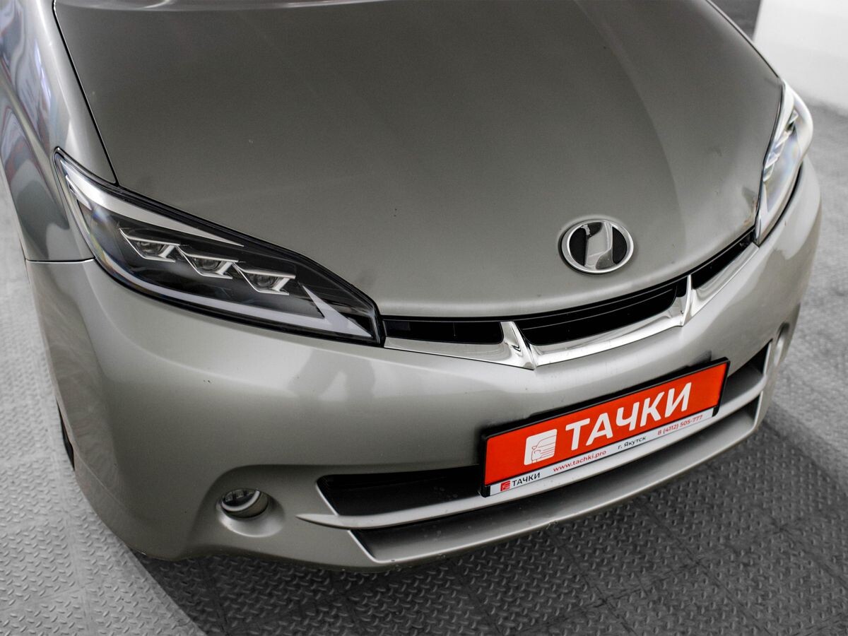 Toyota Wish 2009 - фото автомобиля