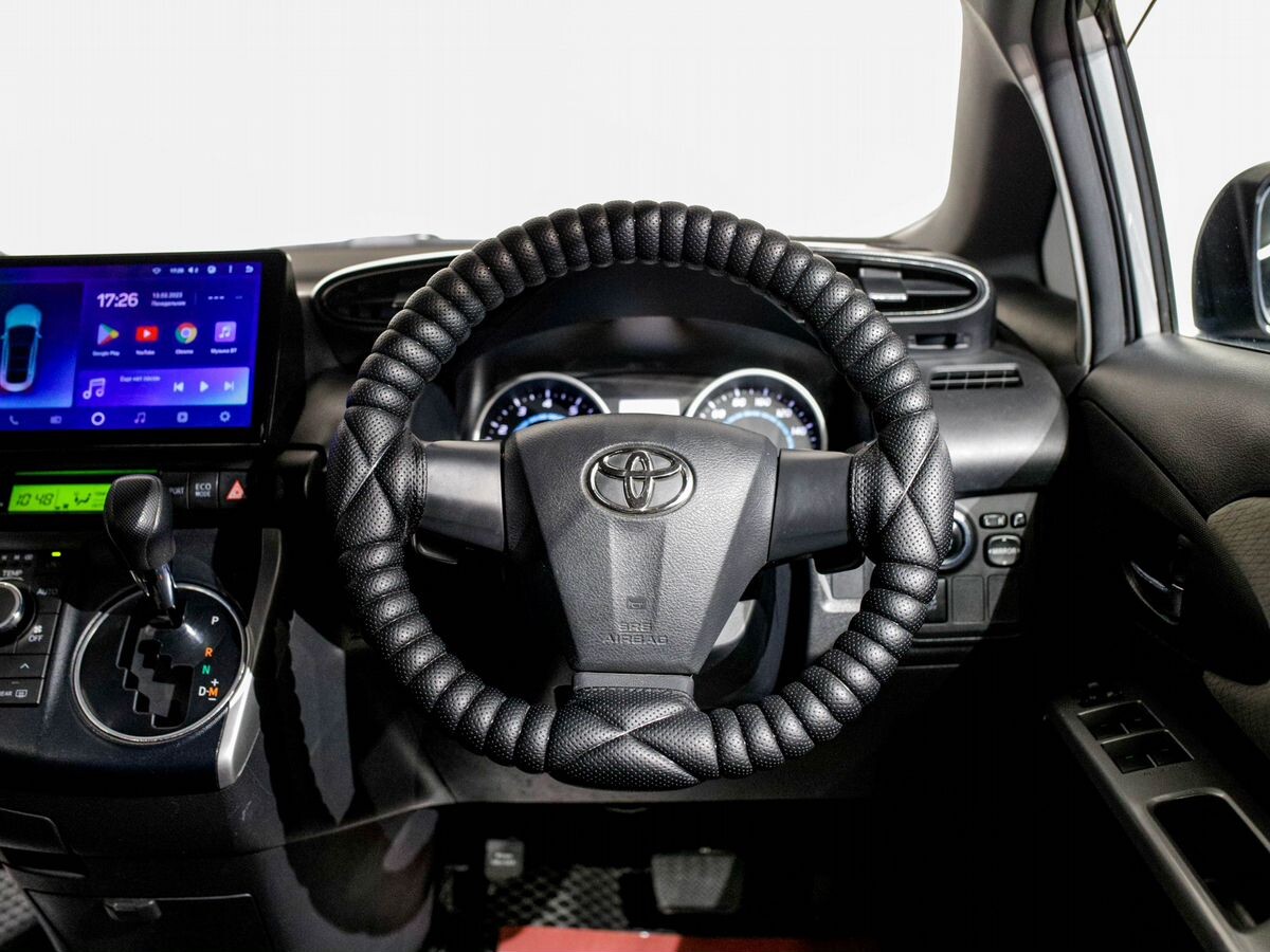 Toyota Wish 2009 - фото автомобиля