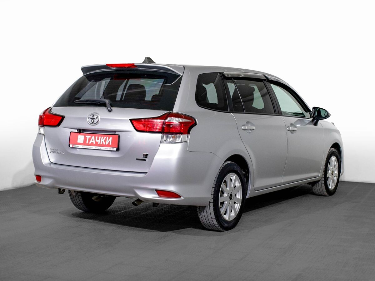 Toyota Corolla Fielder 2017 - фото автомобиля
