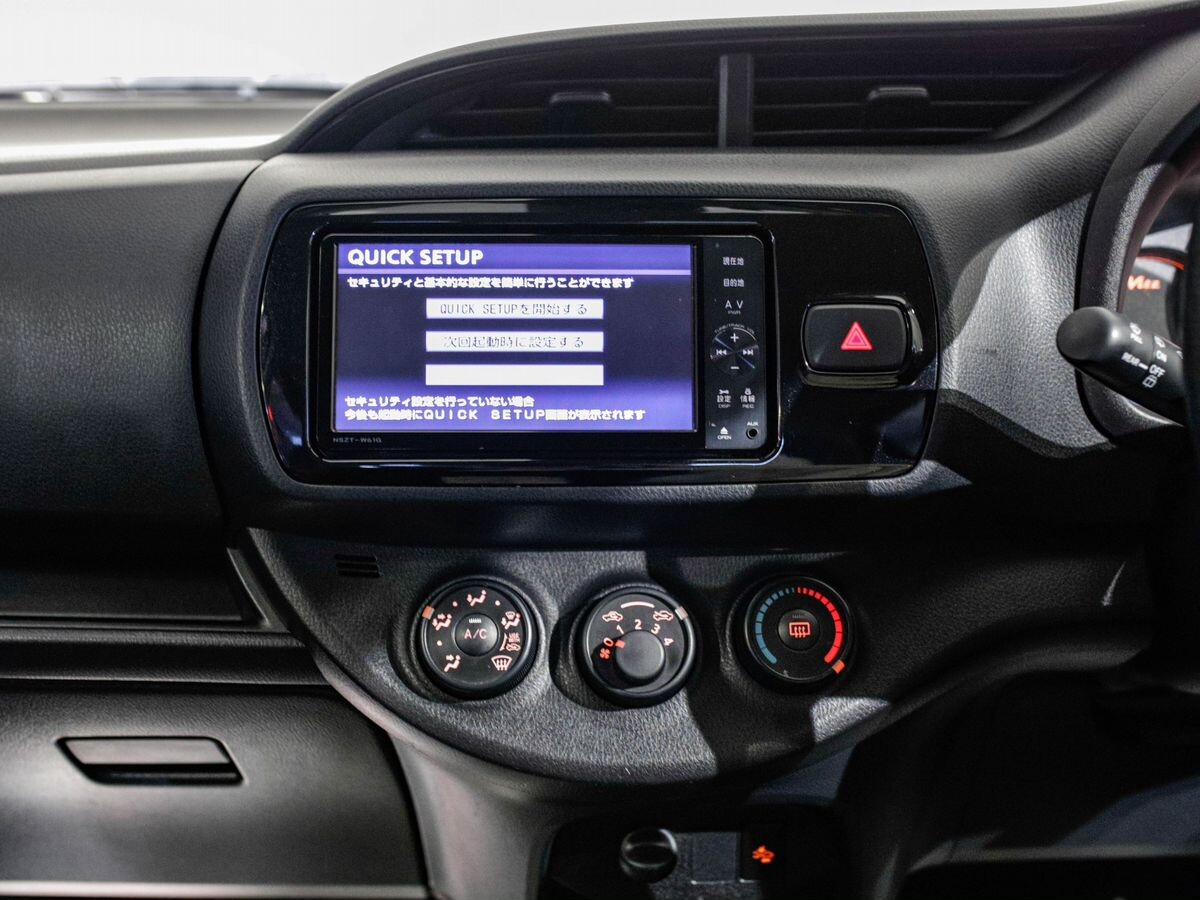 Toyota Vitz 2018 - фото автомобиля