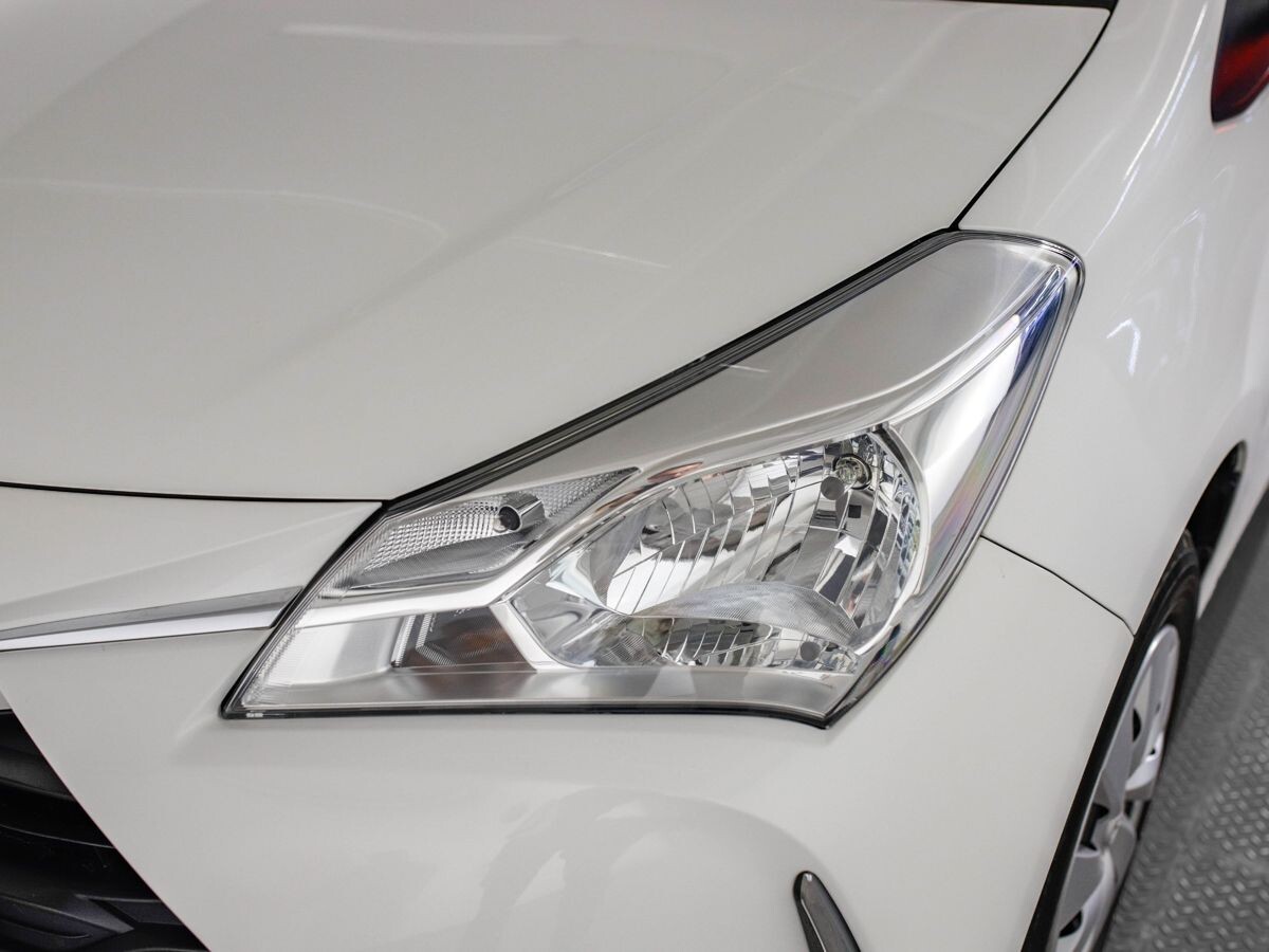Toyota Vitz 2018 - фото автомобиля