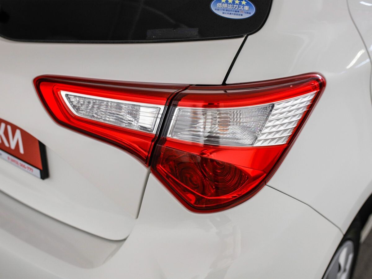 Toyota Vitz 2018 - фото автомобиля
