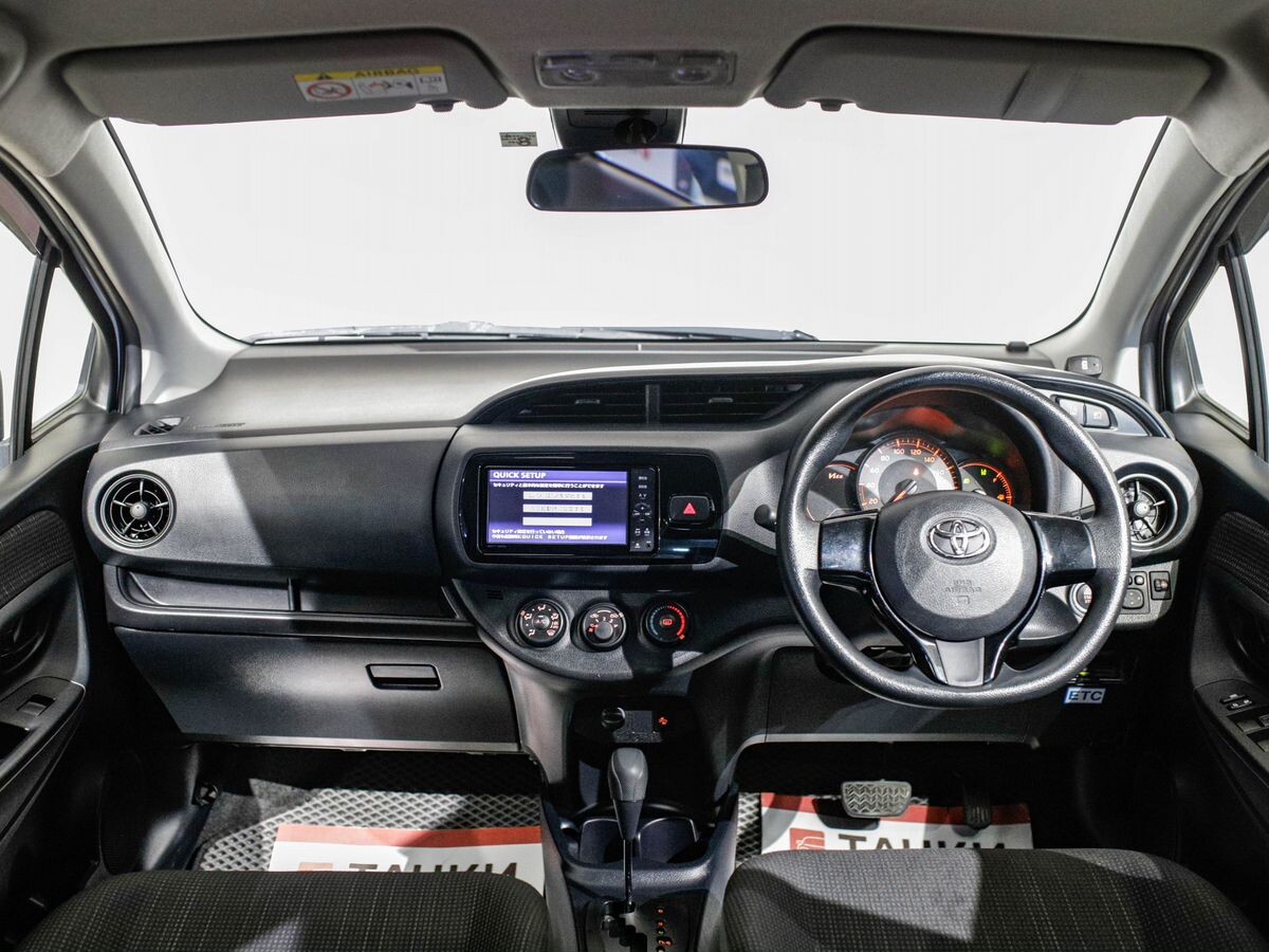 Toyota Vitz 2018 - фото автомобиля